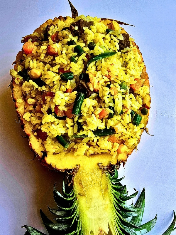 How to Prepare Pineapple Rice